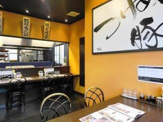清潔さにも 大変気を配っております。とても10年以上ラーメン店をやっていたと思えないような店内です。見に来てください。