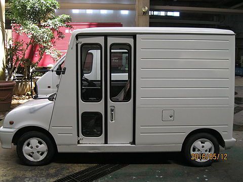 ダイハツ ウォークインスルー
・年式:平成3年
・車検:平成29年1月
・走行距離:81,582km