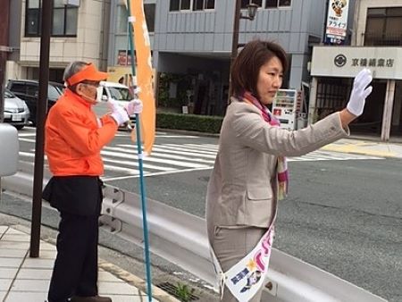 市議会選街頭演説の様子